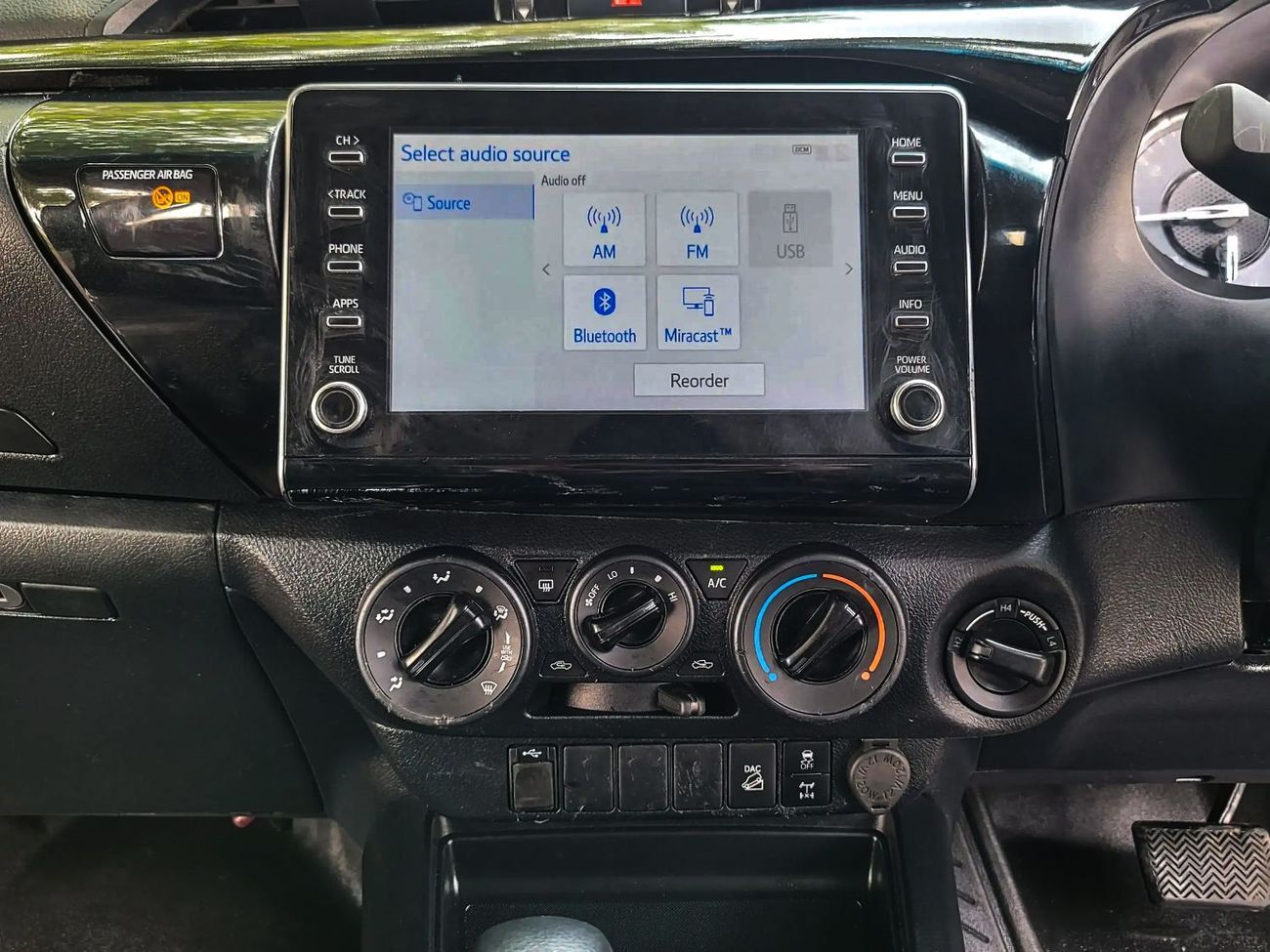 Toyota Hilux 4X4 (2.8L) DIESEL RIGHT HAND (RHD)