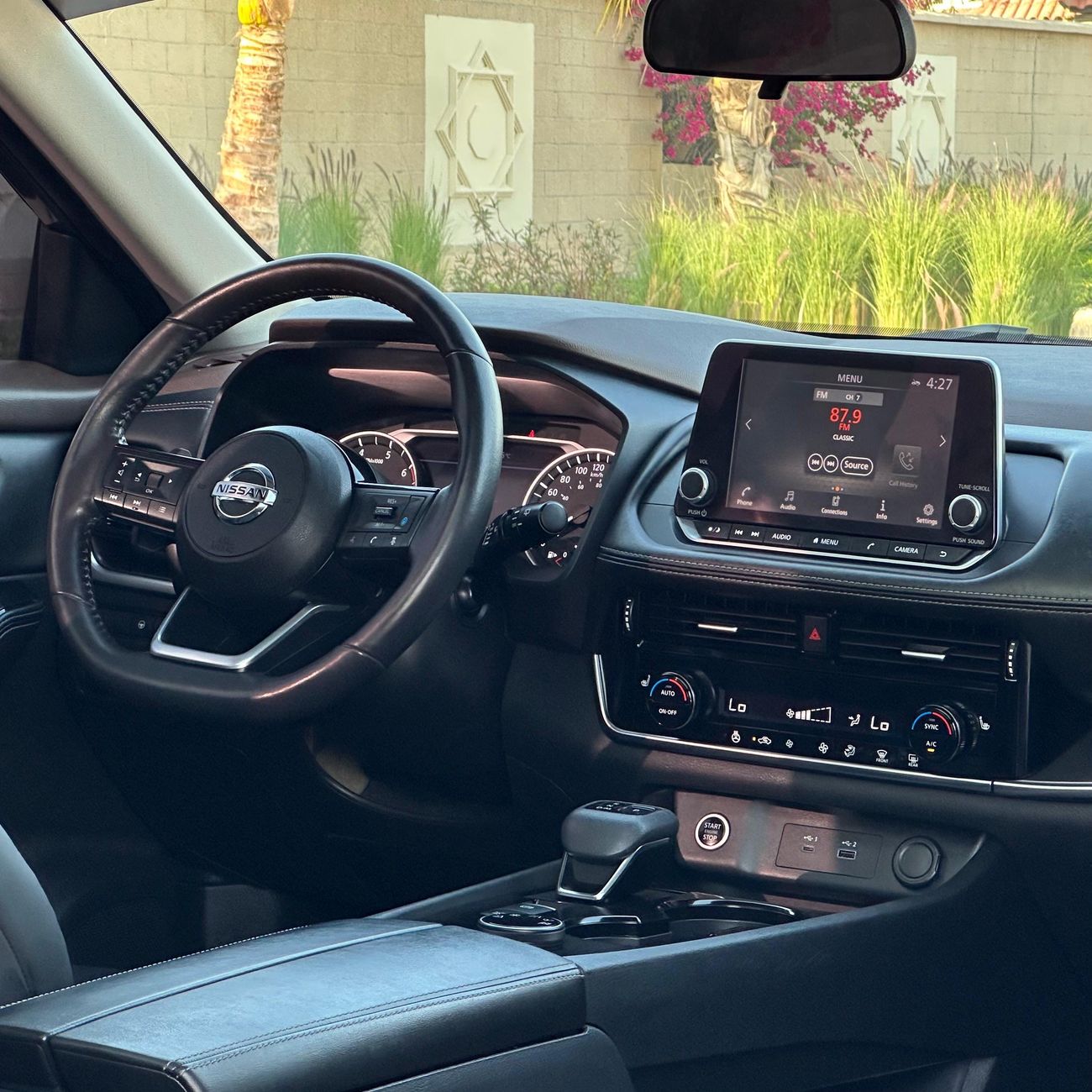 Nissan Rogue sv 2.5L