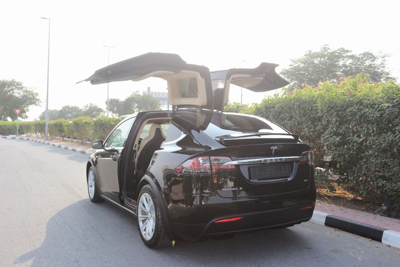 Tesla Model X Long Range (AWD) TESLA MODEL X 90D 2017  GULF SPACE   FALCON DOOR