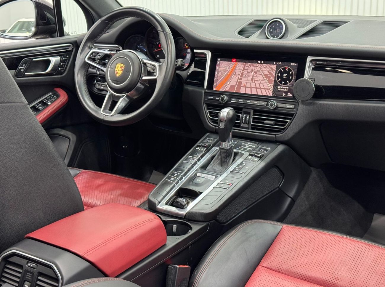 بورش ماكان Std 2.0L (252 HP) 2019 Porsche Macan, One Year Warranty, Service History, GCC