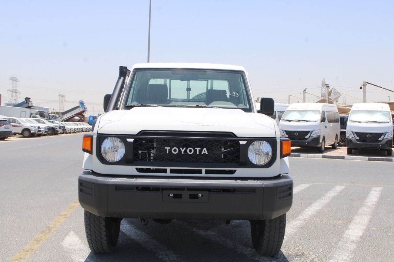 تويوتا لاند كروزر بيك آب TOYOTA LANDCRUISER 79 2.8L DIESEL SINGLE CAB STD E MANUAL