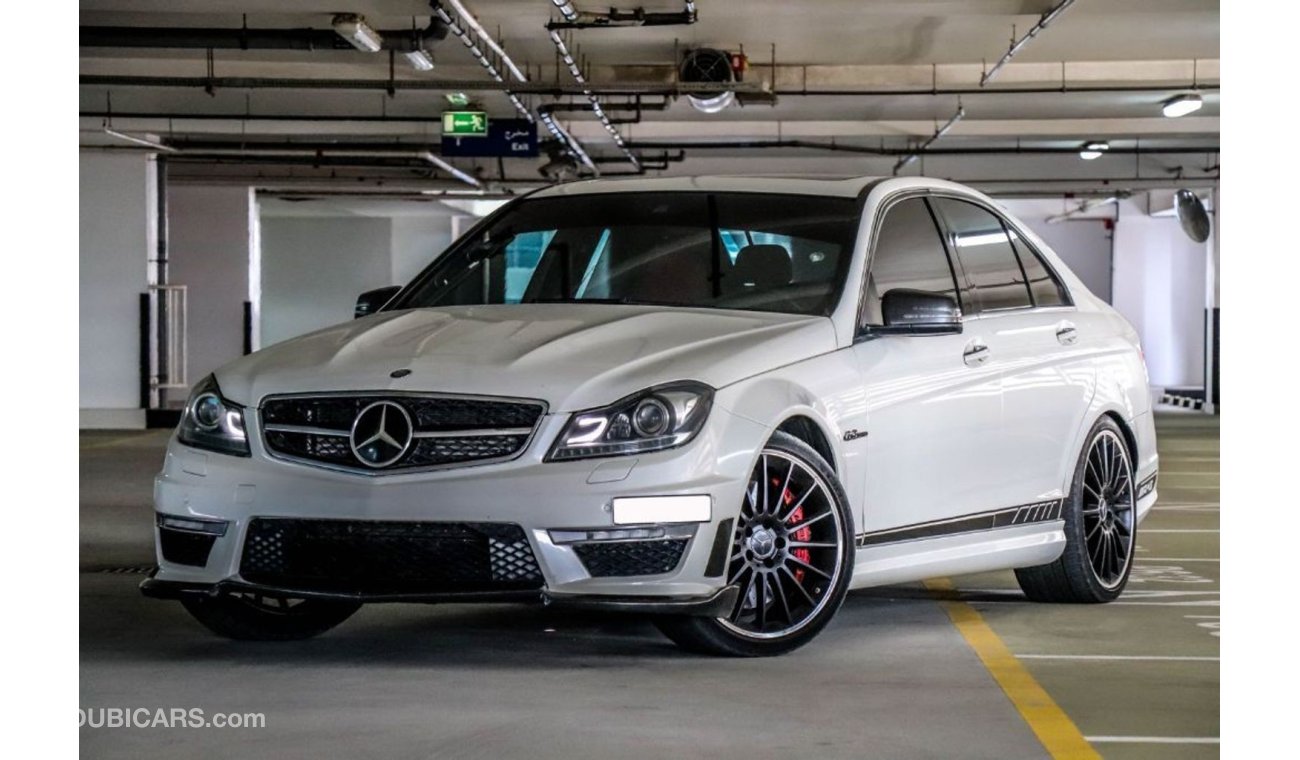 مرسيدس بنز C 63 AMG ٢٠١٢  خليجي