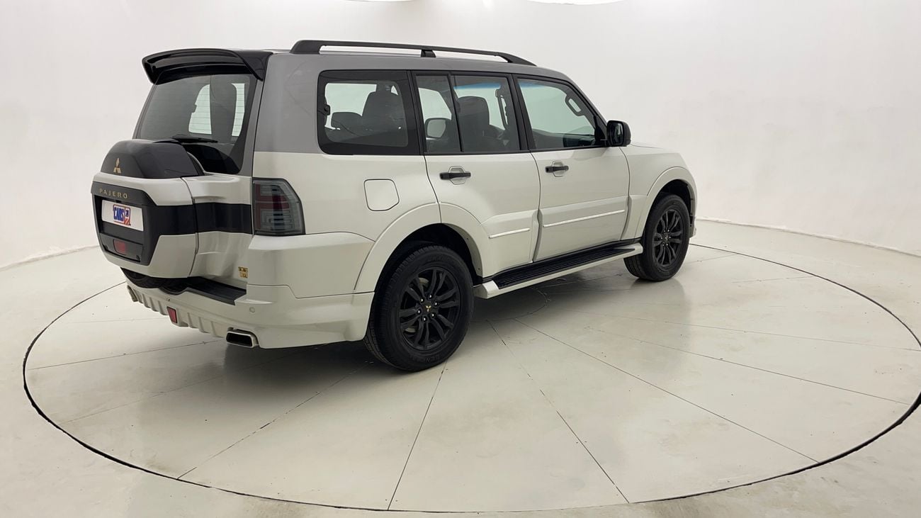 ميتسوبيشي باجيرو GLS HIGHLINE SIGNATURE EDITION 3.8 | بدون دفعة مقدمة | اختبار القيادة في المنزل