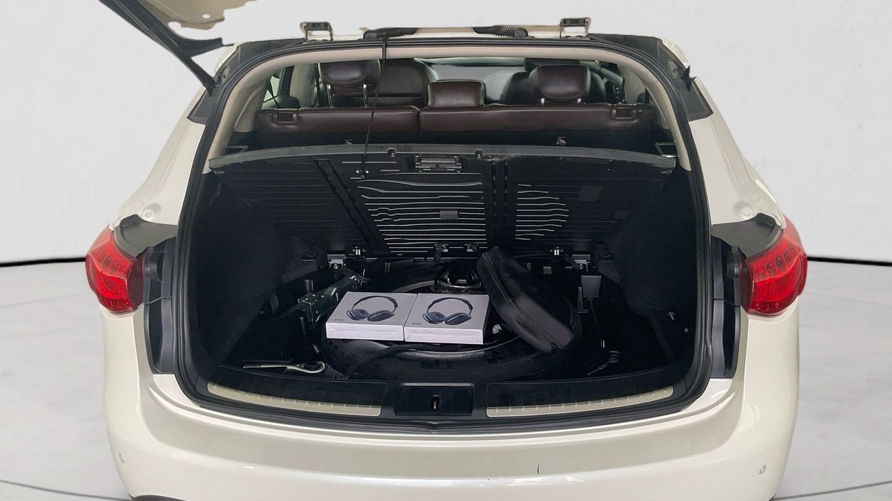 إنفينيتي QX70 3.7 V6 VVEL 4WD AUTO LUXURY | شامل الضمان | 0 ﺪﻔﻋﺓ ﺃﻮﻟﻯ