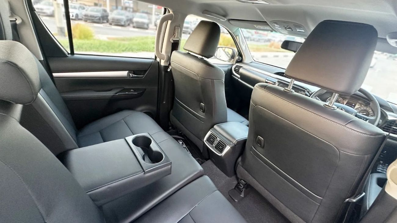 تويوتا هيلوكس SGLX 2025 Toyota Hilux 2.8L Diesel 4WD Automatic (RHD)