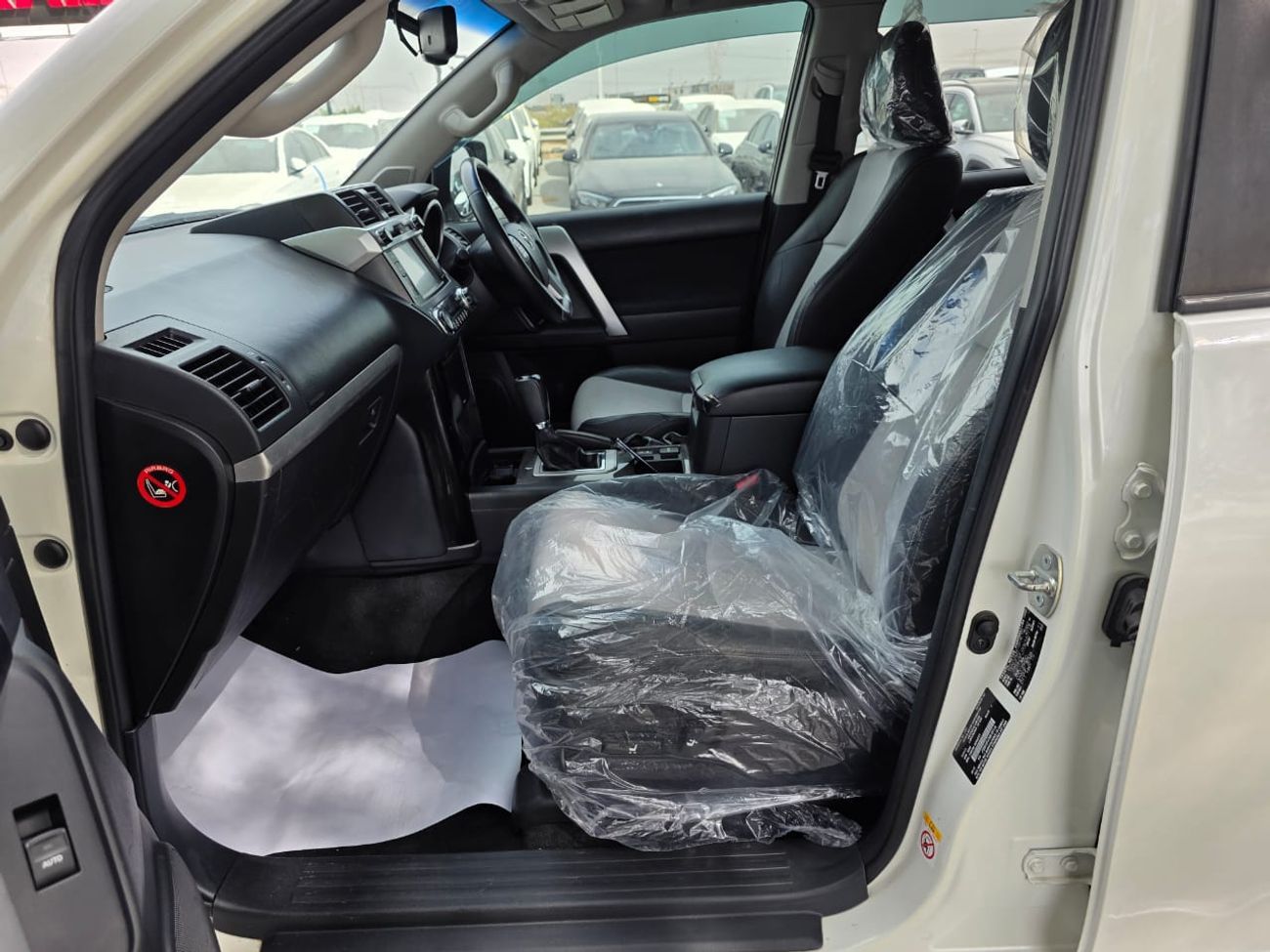 Toyota Prado 2022 shape ,diesel 3.0 liter right hand drive auto transmission