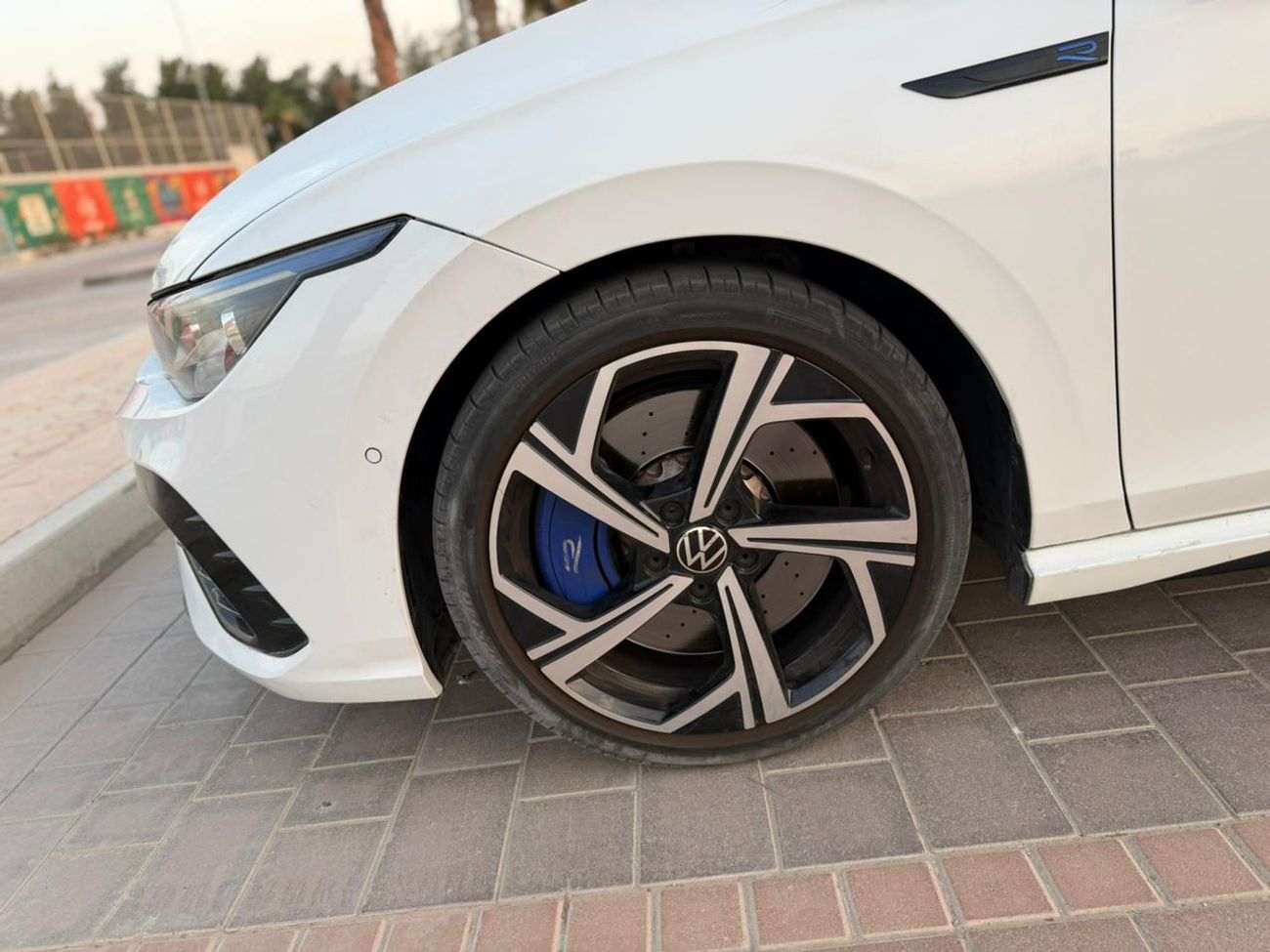 Volkswagen Golf R Base 2.0T