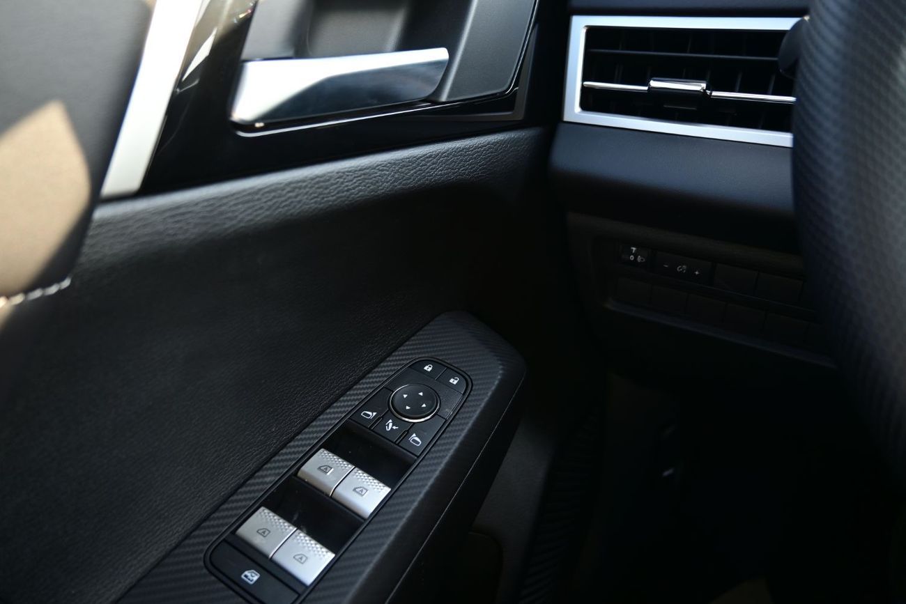 Mitsubishi Outlander Mitsubishi Outlander Hi-Line Plus 2.5L Petrol 4WD, Model 2025, Color Black