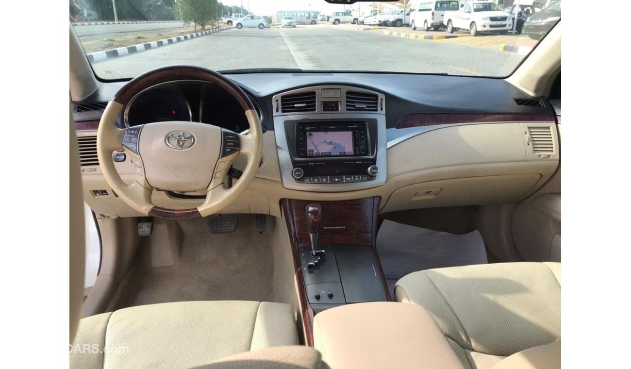 Toyota Avalon Toyota Avalon 2011 gcc for sall very celen car