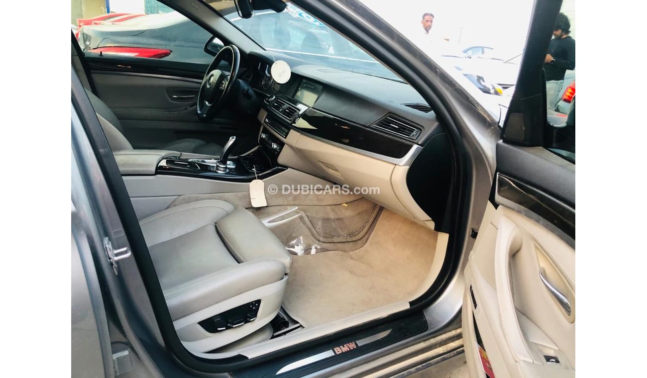 BMW 550i I 4.4L Twin Turbo Engine, Leather+Memory+Driver+Passenger Power Seats, DVD+Navigation+Rear Camera