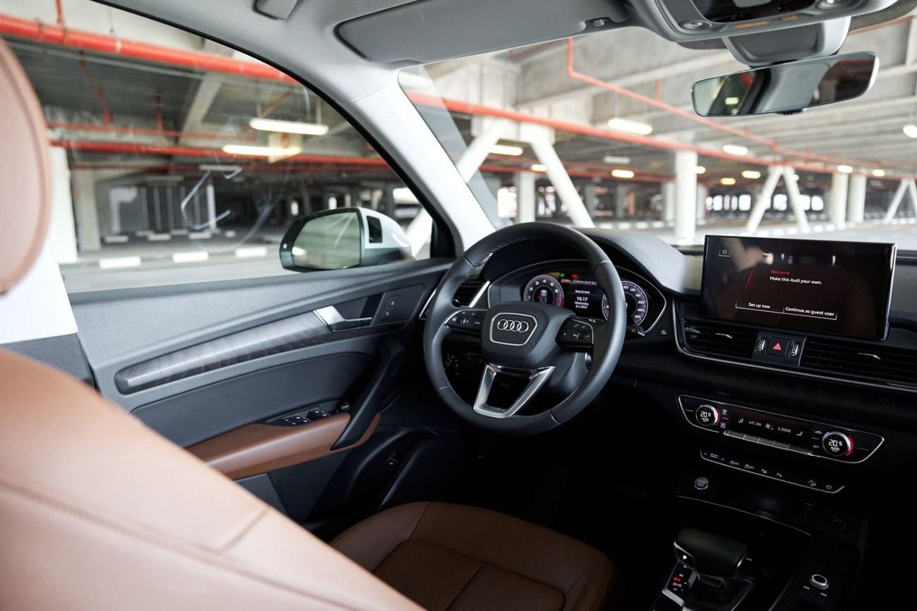 Audi Q5 45 TFSI Quattro Design 2.0L Audi Q5 2022 GCC specs