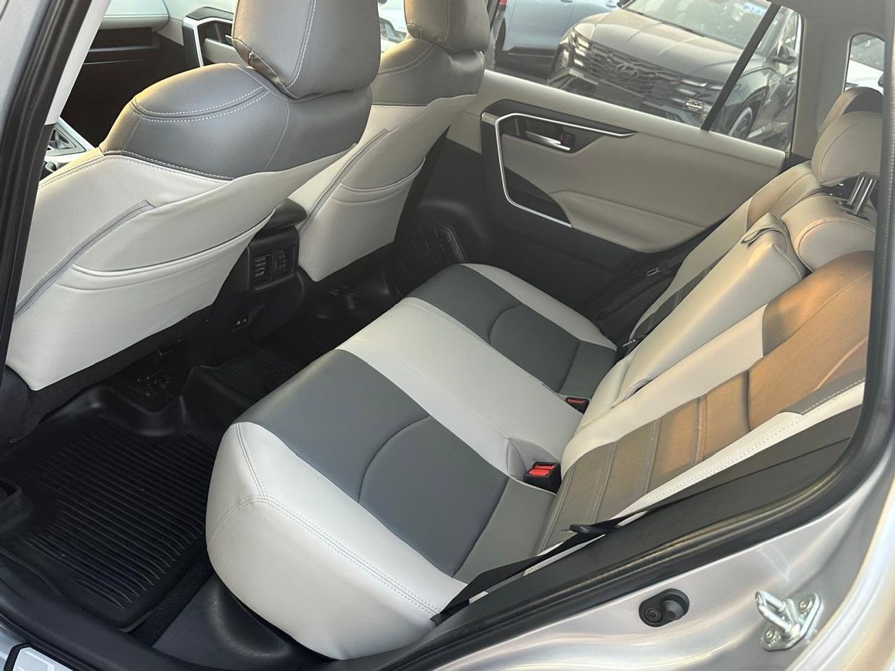 Toyota RAV4 RAV4 xle 4x4 AWD Full option