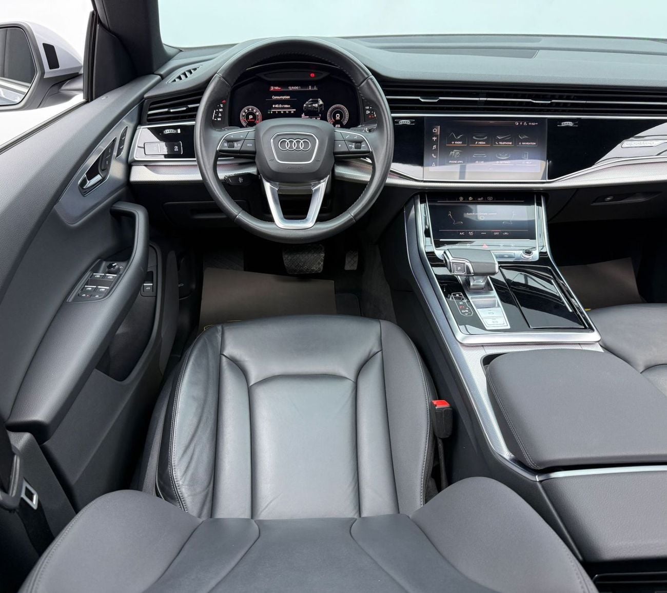 Audi Q8 55 TFSI quattro S-Line 3.0L (340 HP) 2020 Audi Q8 55 TFSI Quattro S-Line Black Edition, Warranty, Fu