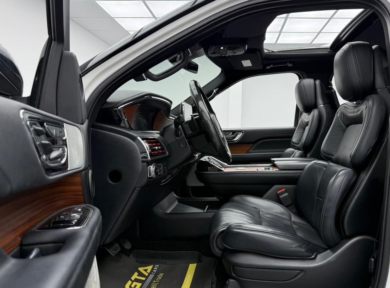 لينكولن نافيجاتور 2019 Lincoln Navigator, May 2026 Al-Tayer Warranty + Service Contract, Al-Tayer FSH, GCC