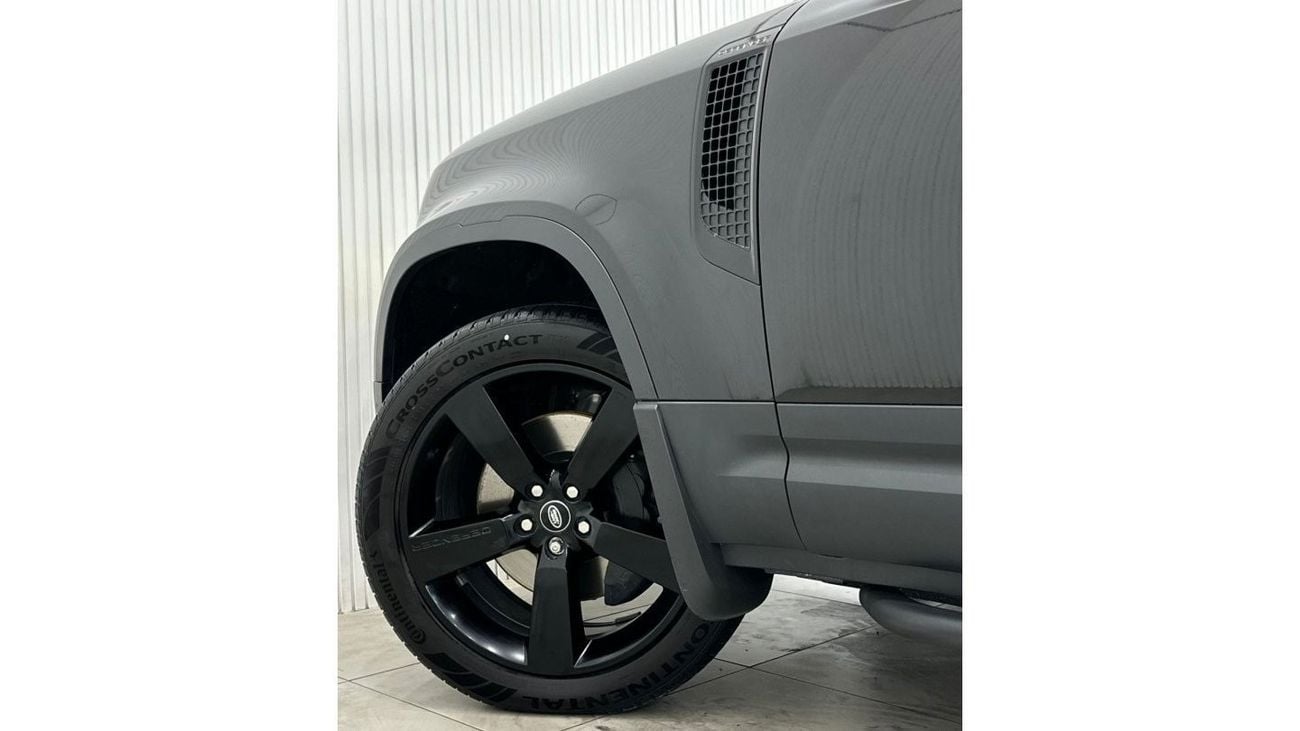 Land Rover Defender *Brand New* 2024 Land Rover Defender P400 110 HSE, May 2029 Land Rover Warranty + Service Pack, GCC