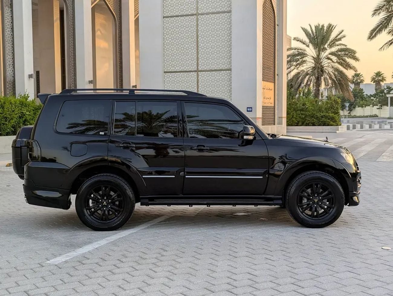Mitsubishi Pajero Signature Edition GCC Specs