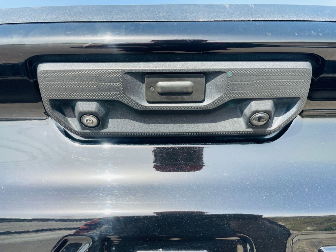 Chevrolet Silverado ZR2 Dual Cabin Pickup RHD 4WD 6.2L Eco tec3 V8 Petrol Engine Automatic 5 Seats 4 Doors