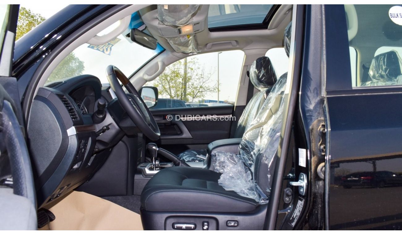 Toyota Land Cruiser GXR V8