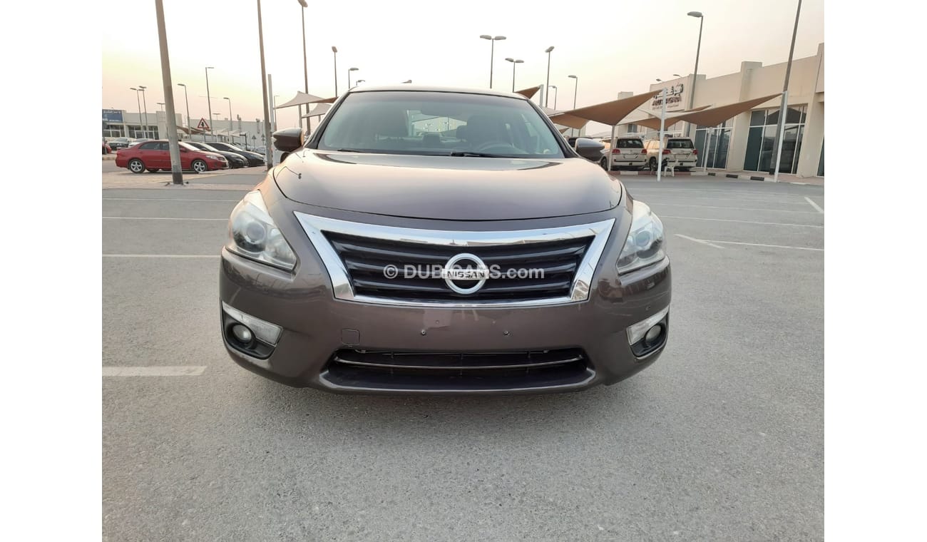 Nissan Altima Nissan Altima model 2014 Gcc very celen car km 176,000 price 22,000