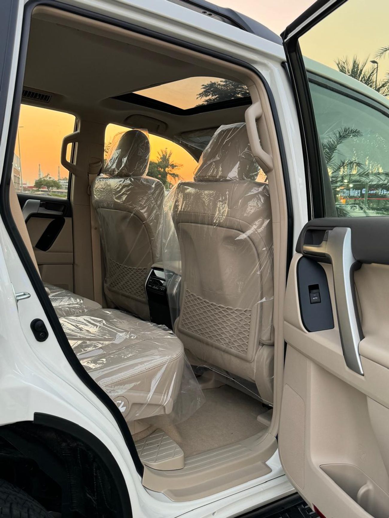 Toyota Prado 4.0 VX V6  Full Option (Ready Stock) GCC