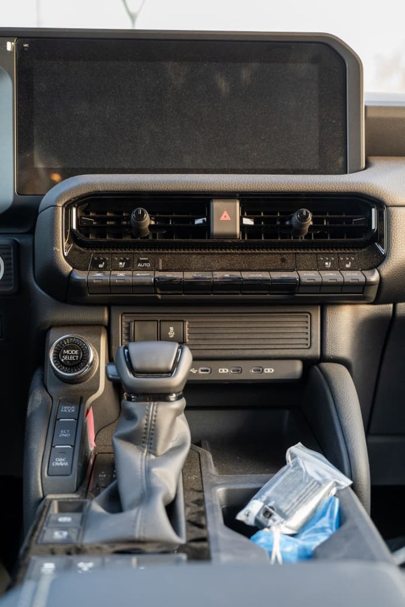 تويوتا برادو 2024 Toyota Prado All-Rounder (with Sunroof  Coolbox) J250 7-Seater 2.8L Turbo 4-Cyl Diesel A/T 4WD 