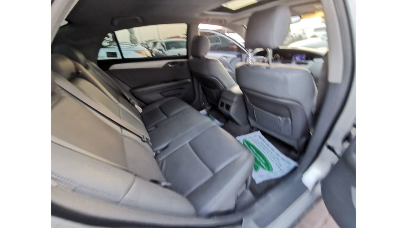 تويوتا افالون حالة ممتازة جدا من الداخل و الخارج