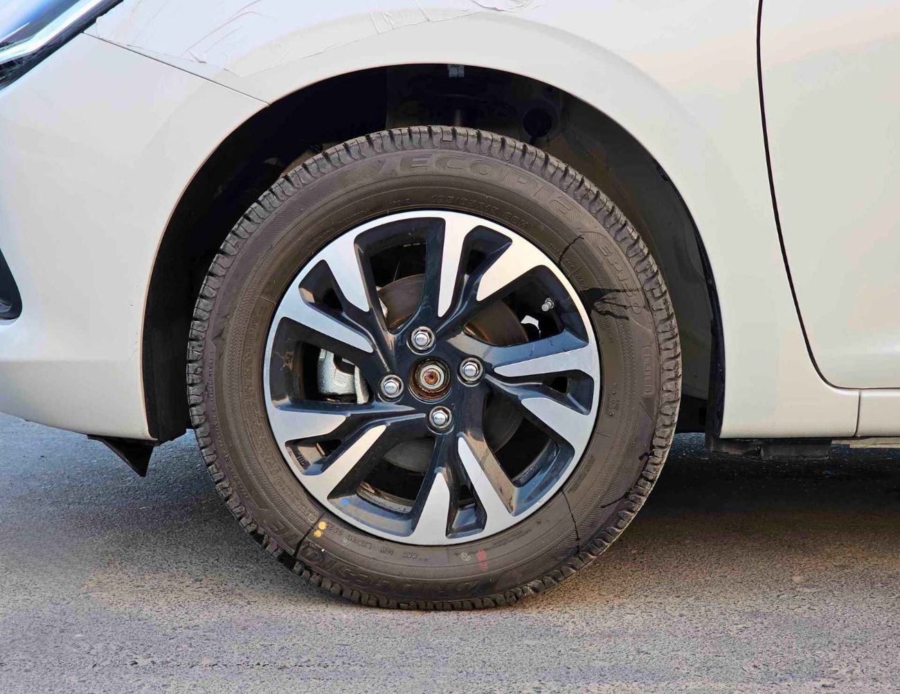 سوزوكي سويفت GLX / 1.2L V4 PETROL / RADAR / PUSH START / DVD CAMERA (CODE # GLXR)