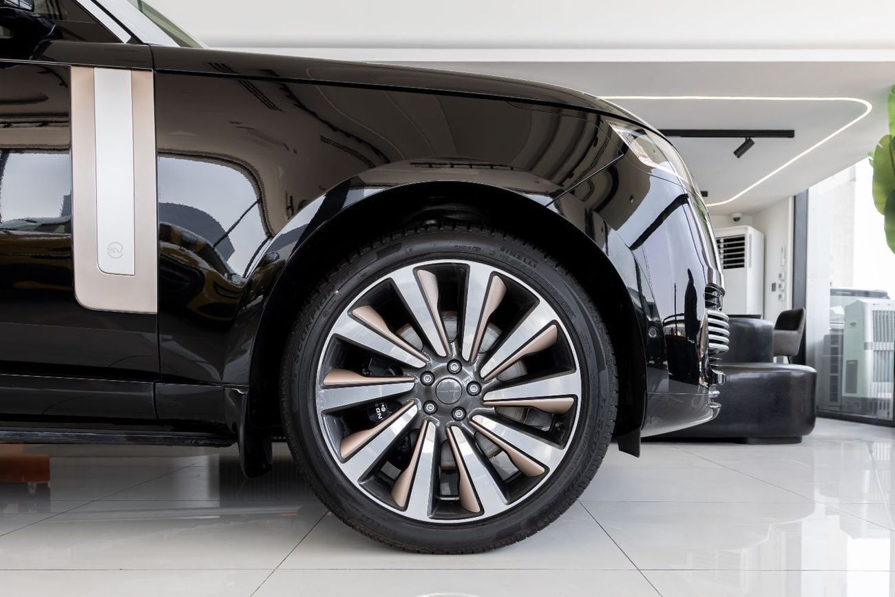Land Rover Range Rover SV LWB P615 Range Rover | Vogue | SV | GCC | 4.4L Twin-Turbo V8 | SWB | AWD | VIP Rear Seats | 2026