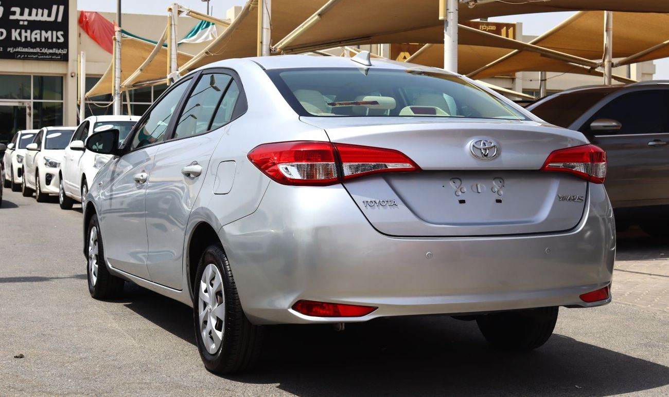 تويوتا يارس تويوتا يارس 2022 خليجى بحاله ممتازه ممشى 83000كم بمحرك 1500 سى سى بسعر 39000 درهم