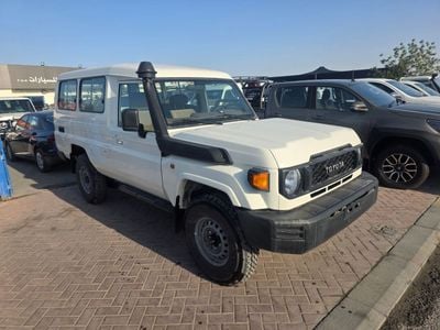 Toyota Land Cruiser Diesel 2.8 liter ,Automatic gear ,Manual  Windows ,Left Hand Drive