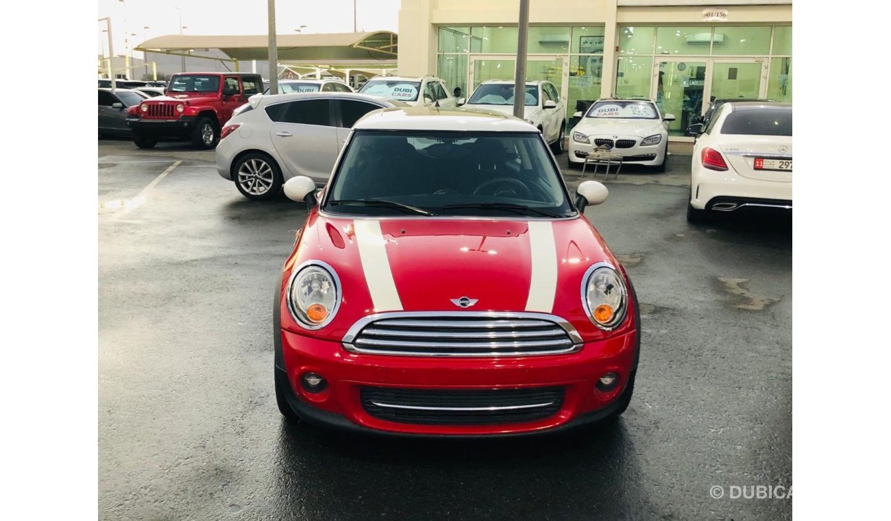 Mini Cooper Mini copper model 2013 GCC car prefect condition full option low mileage no need any maintenance