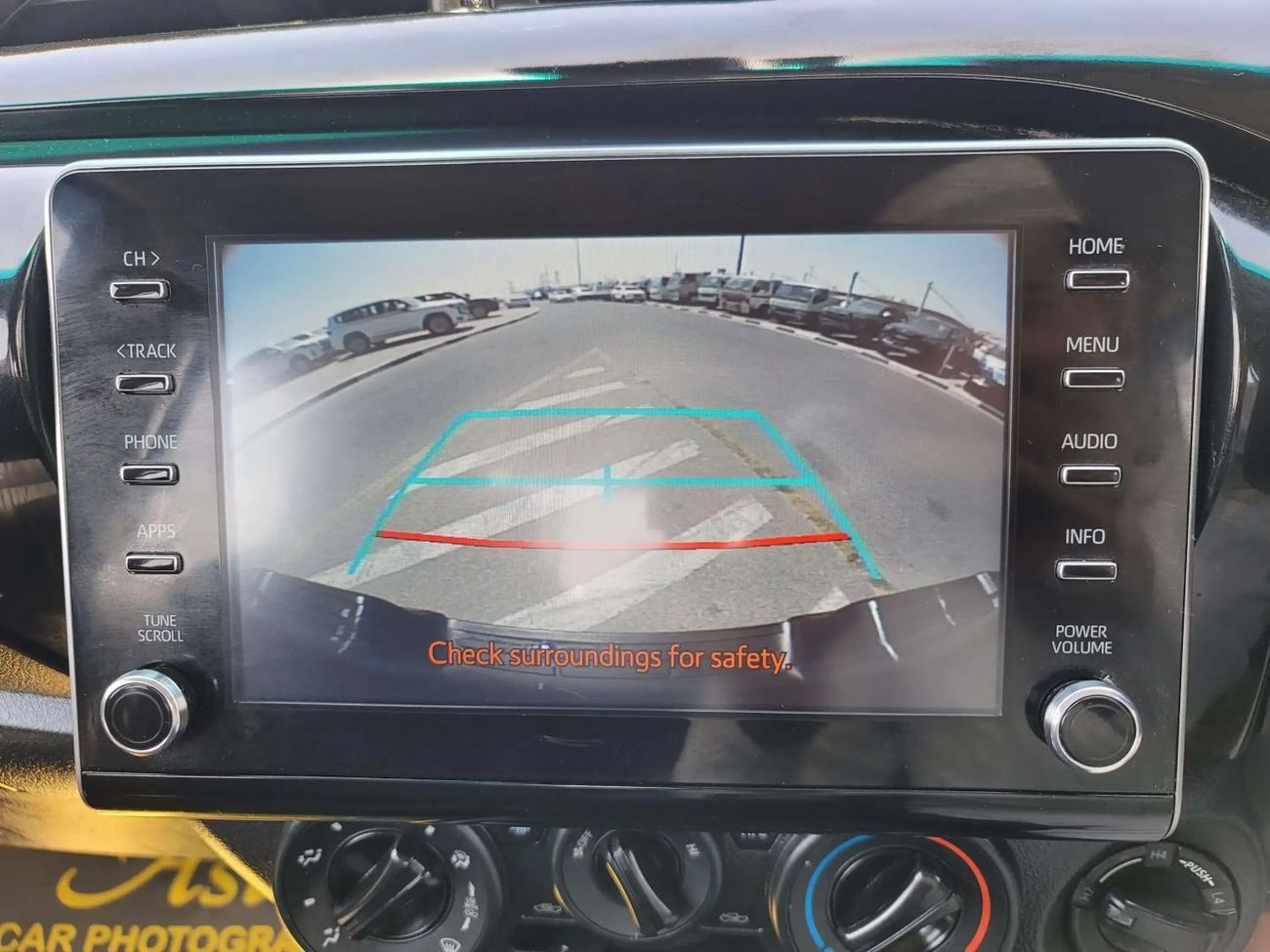 تويوتا هيلوكس 4x4 Diesel 2.8L Right hand Drive (Export Only)