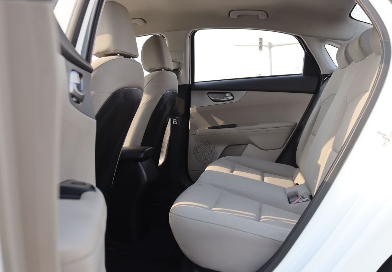 Kia Cerato LX 1.6L Sedan 2020 Kia Cerrato GCC model 2020, accident-free, in excellent condition, with a mileage