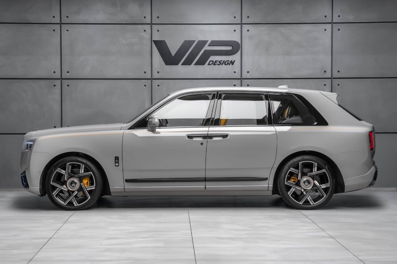 رولز رويس كولينان Rolls Royce cullinan  2025 GCC  Warranty and service AGMC  Black badge  2,900 km