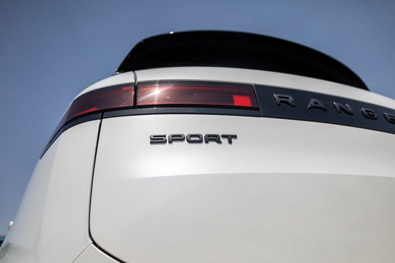 Land Rover Range Rover Sport Dynamic HSE P400 3.0L Range Rover Sport Dynamic HSE P400 2024 GCC | Agency Warranty | Service Contra