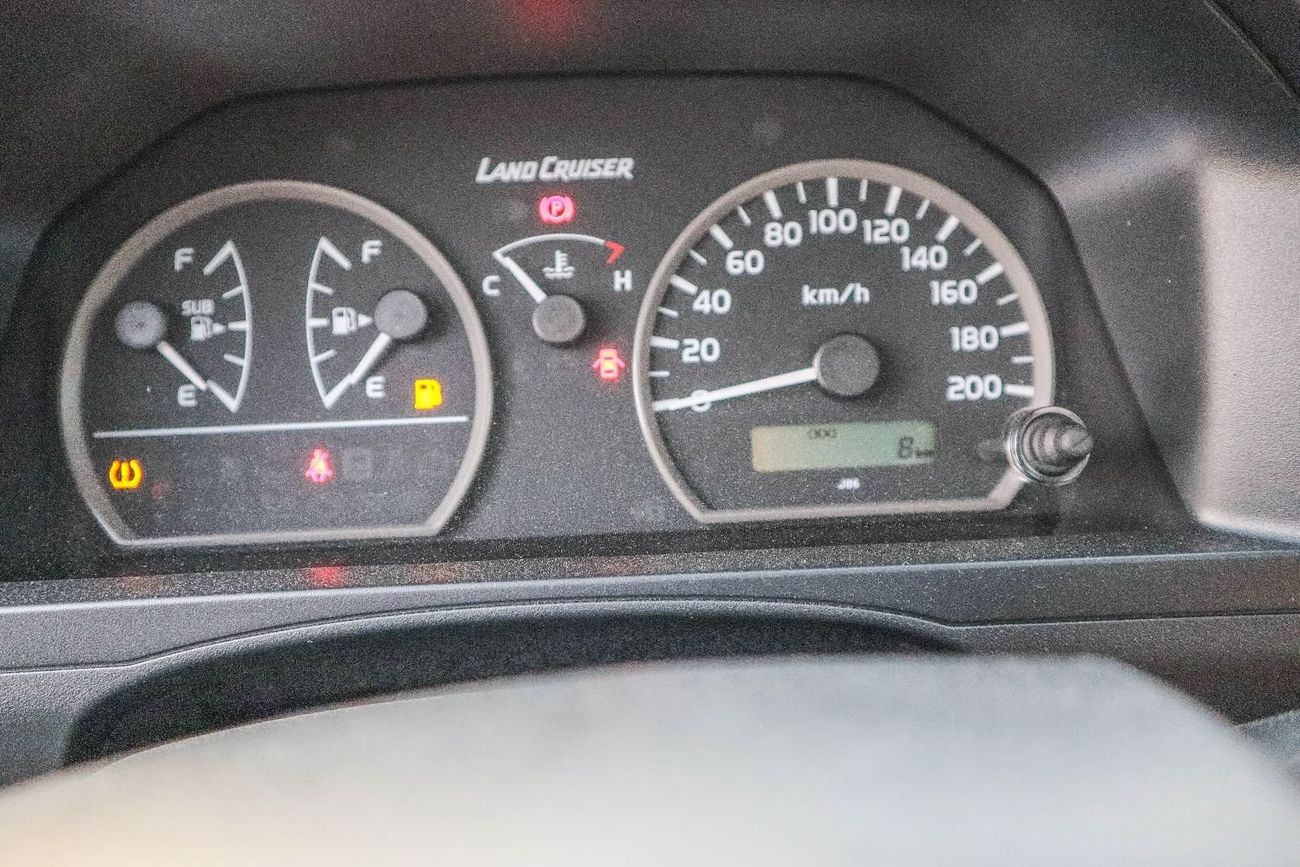 تويوتا لاند كروزر بيك آب Toyota Land Cruiser Pick Up 2024 4.0L Single Cab