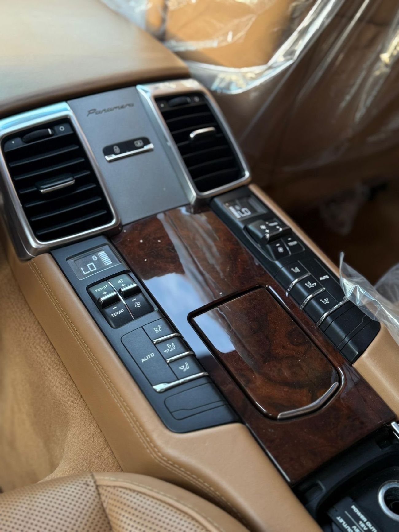 Porsche Panamera GTS 4.8L (424 HP)