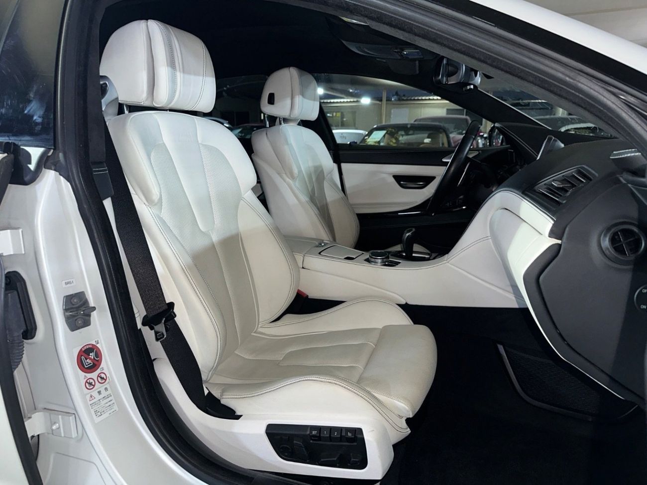 BMW M6 2016 4.4L | ONE OF ONE M6 | COMPETITION PACKAGE | CARBON CERAMIC BRAKES | FULLY LOADED