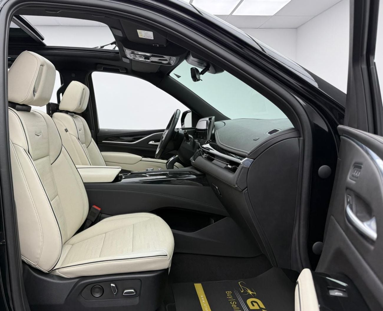 كاديلاك إسكالاد 2023 Cadillac Escalade Platinum Luxury, 2027 Cadillac Warranty, 2028 Cadillac Service Pack, GCC