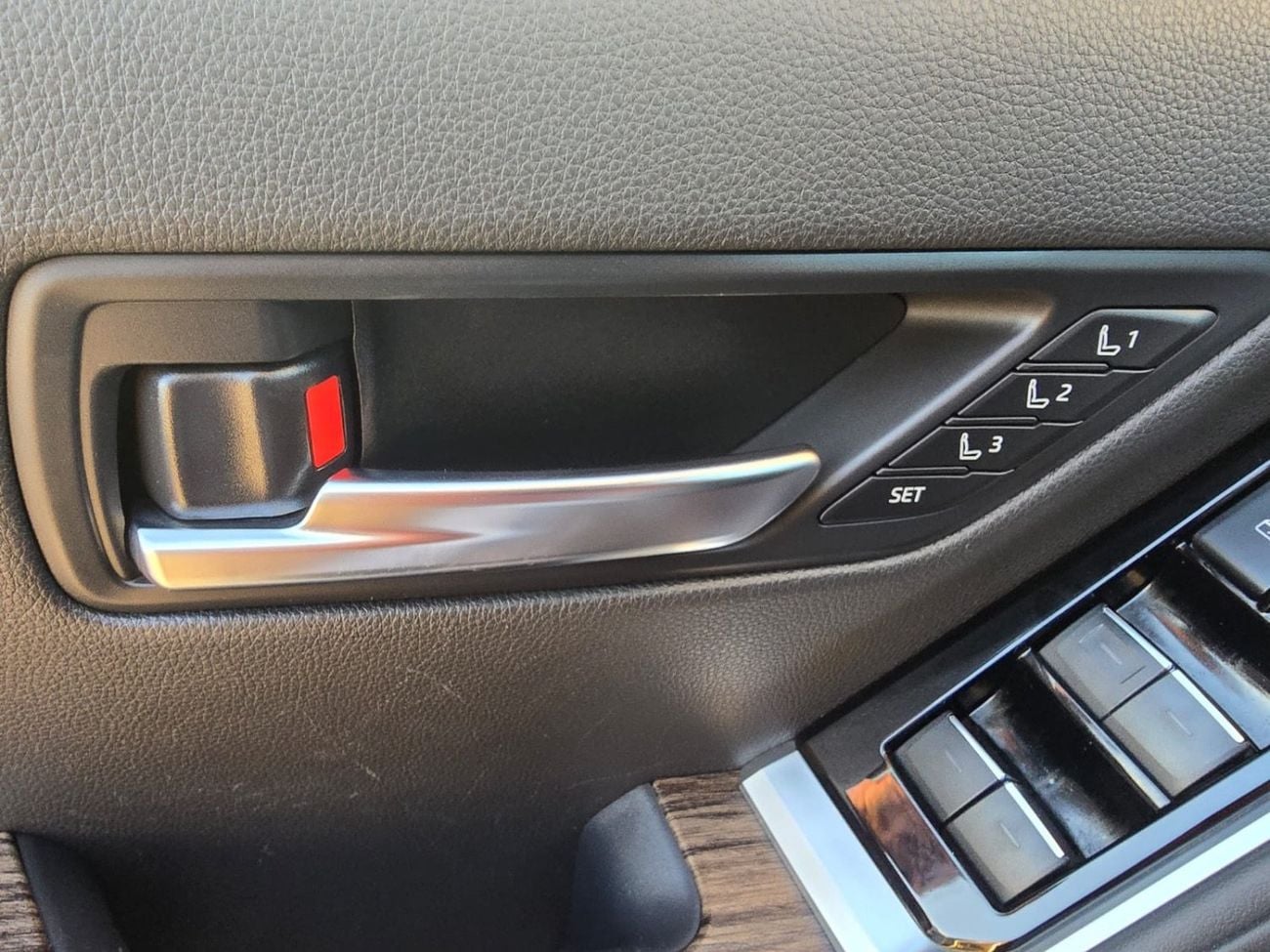 Toyota Land Cruiser VXR