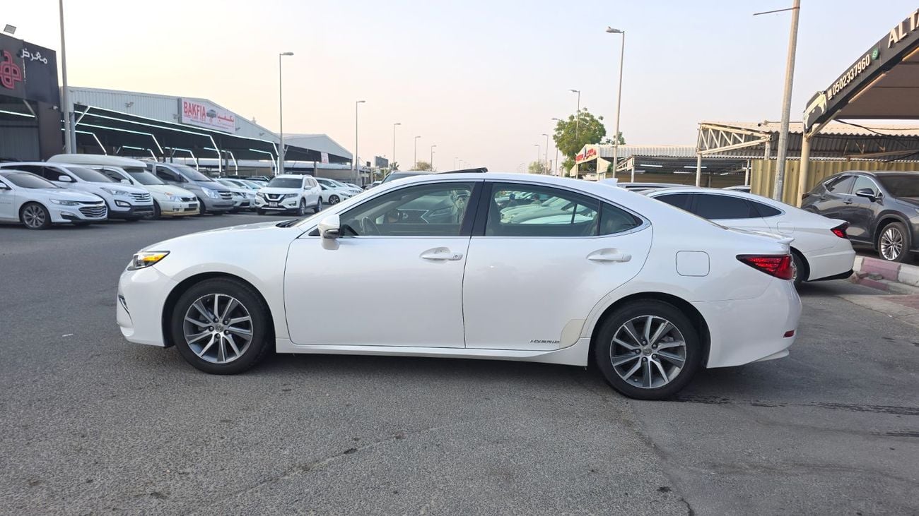 لكزس ES300h Premium