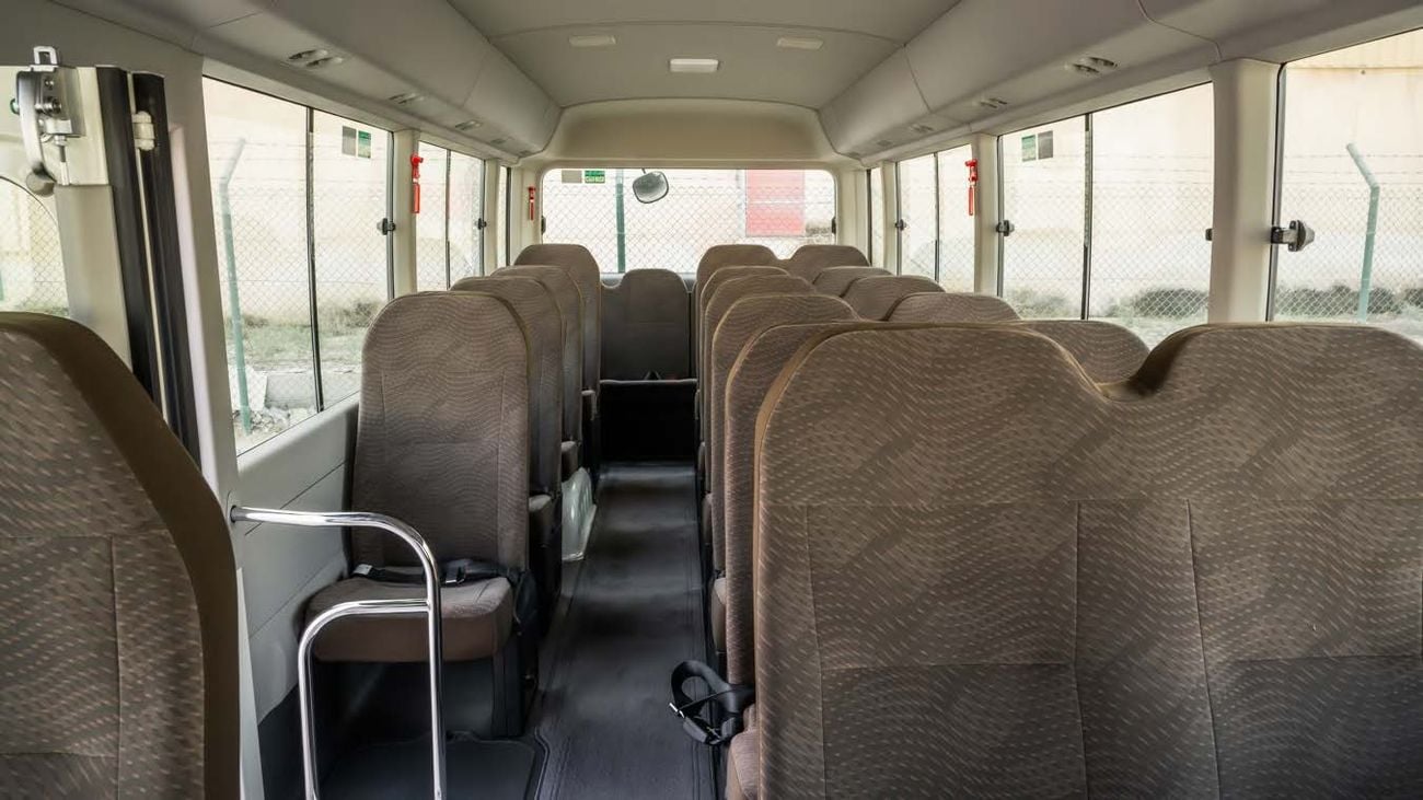 Toyota Coaster COASTER 23STR MT DSL 4.0(WHITE INSIDE MD GREY)25YM