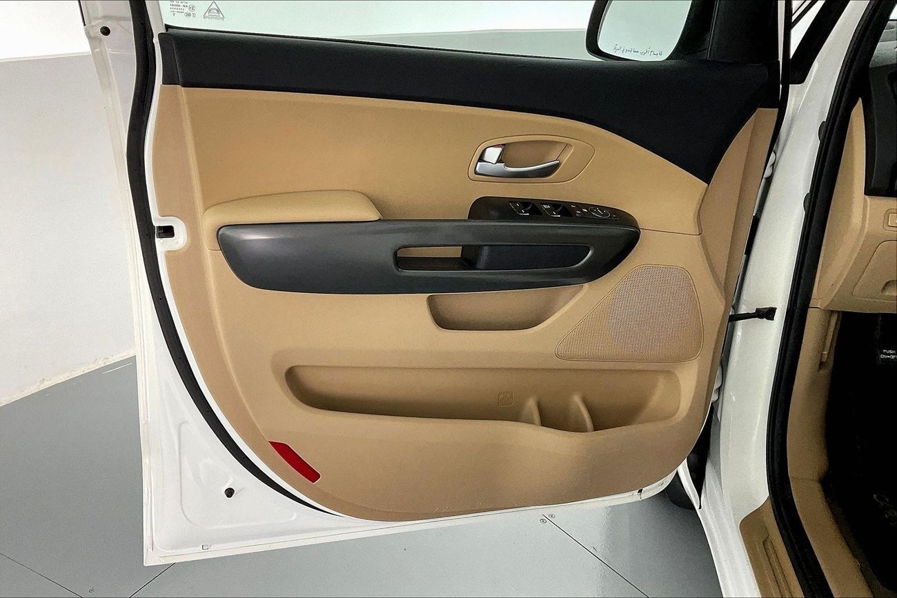 كيا كارنيفال LX