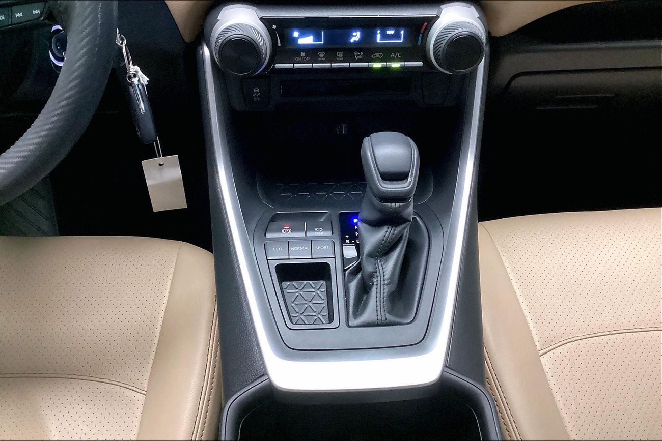 تويوتا راف ٤ VXR | شامل الضمان | 0 ﺪﻔﻋﺓ ﺃﻮﻟﻯ