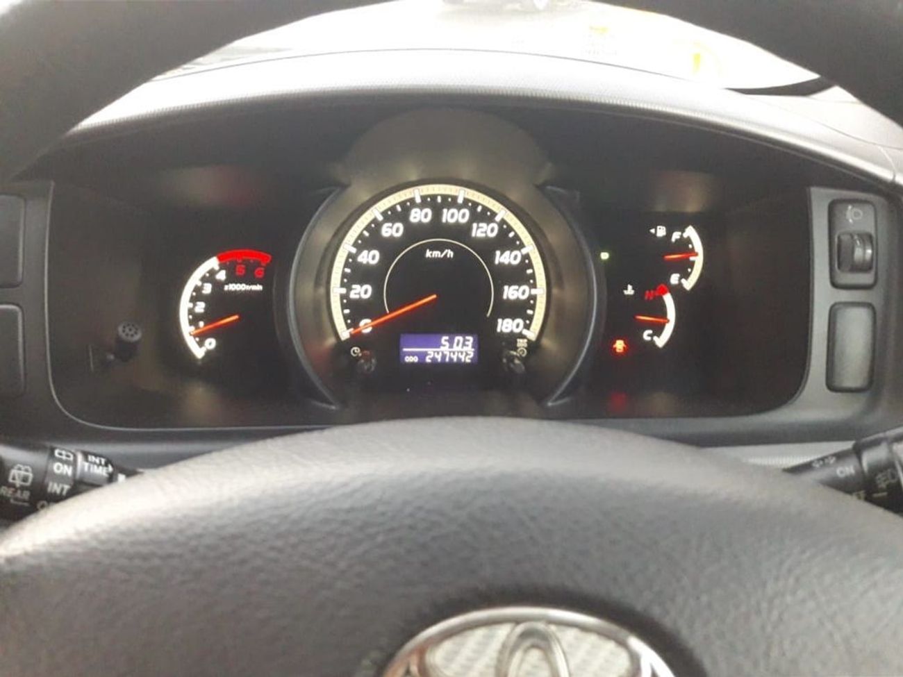 تويوتا هاياس TOYOTA HIACE VAN RIGHT HAND DRIVE (PM1631)