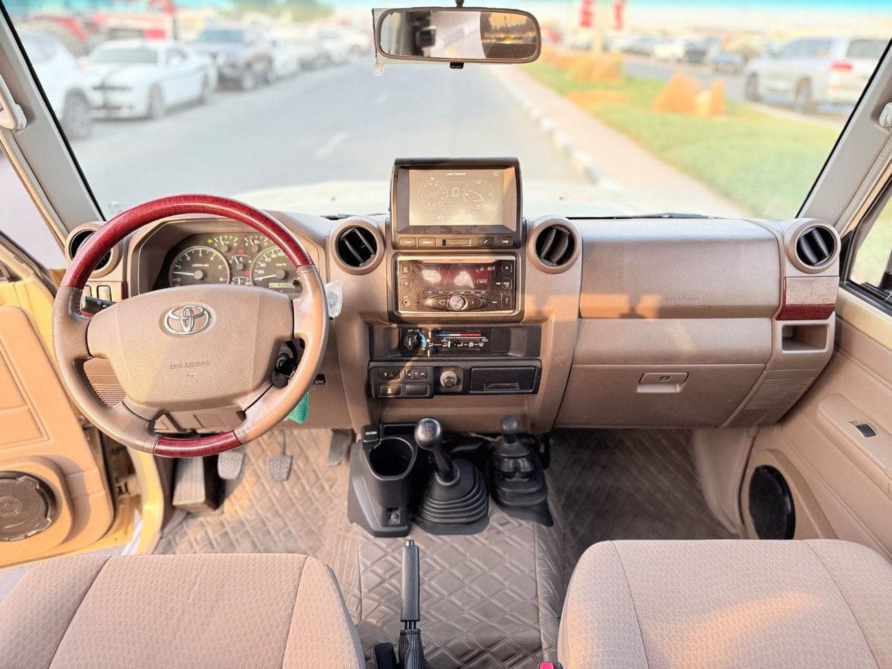 تويوتا لاند كروزر بيك آب Toyota landcuriser pickup Double Cabin 4.5L Years Diesel 8 cylinder Left hand drive