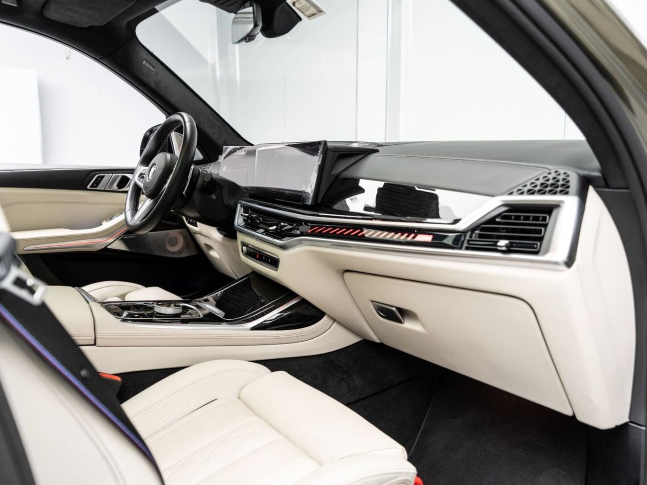 BMW X7 M60i XDRIVE BUY NOW, PAY 2027 | THE BLACKLINE STANDARD | 2030 BMW Warranty + Service, GCC, Low KMs