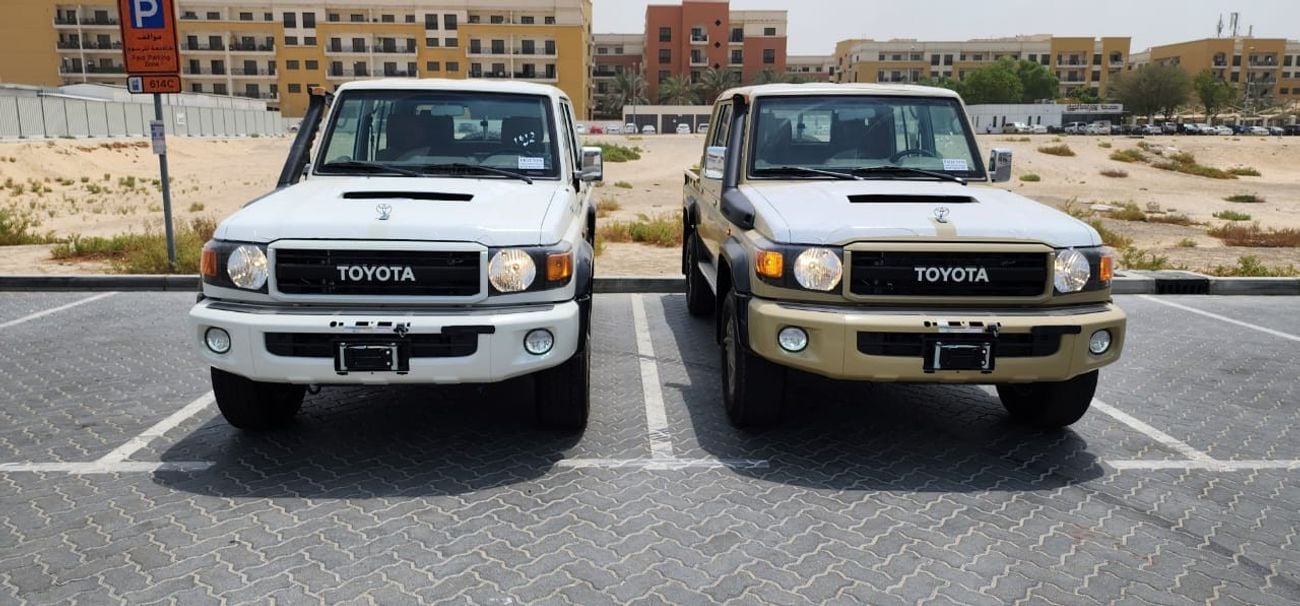 تويوتا لاند كروزر 79 DC Pick Up Full Option V8 4.5L DSL 2023YM