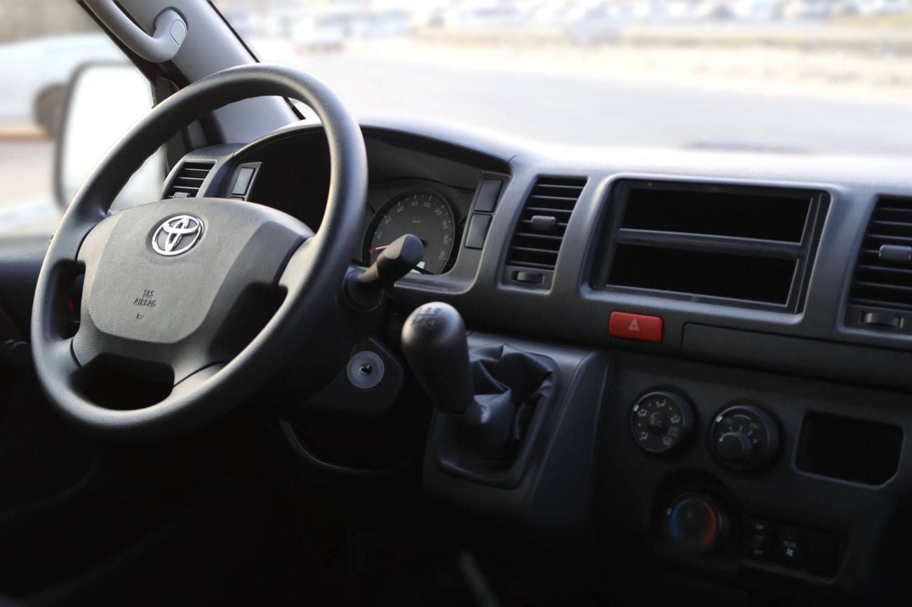 Toyota Hiace DX