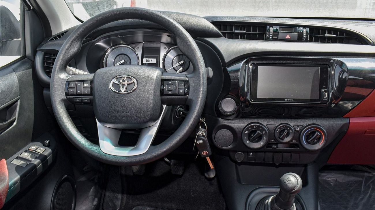 Toyota Hilux 2.7L M/T. RWD